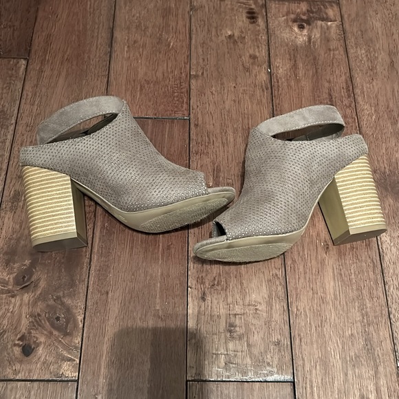 Heeled peep toe size 7 - Picture 2 of 6